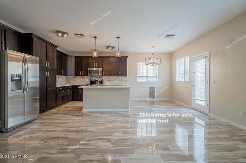 7505 27th Way, Phoenix, AZ 85042-5965