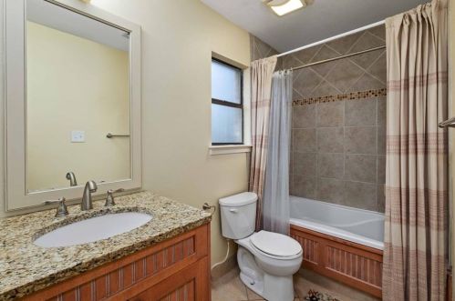 8205 Alabama Dr, Austin TX 78745-7613 exterior