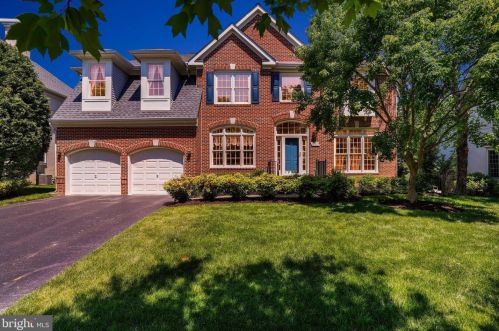 10919 Larkmeade Ln, Rockville, MD 20854-2780