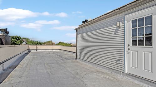 2773 Kenmore Ave, Chicago IL 60614-1305 exterior