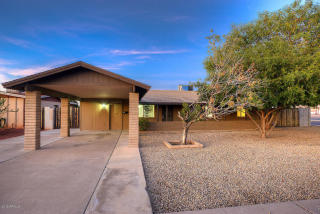 1902 Surrey Ave, Phoenix, AZ 85029-1623