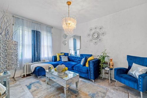 210 Elizabeth St, Pittsburgh PA 15207-1819 exterior