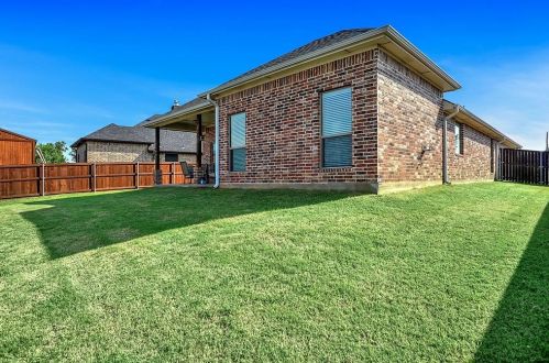 2805 Lillis Ln, Denison TX 75020 exterior