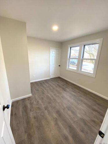 131 2 St, Huntington Station NY 11746-1409 exterior