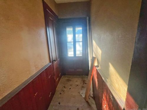 133 Jubilee St, New Britain CT  06051-2407 exterior