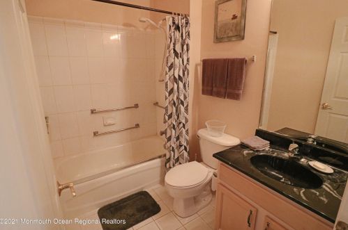 11 Arcadia Dr, Lakehurst NJ 08759-6161 exterior