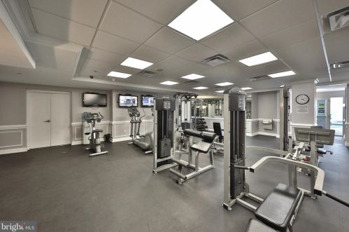 300 Carson Ter, Huntingdon Valley PA 19006-4719 exterior