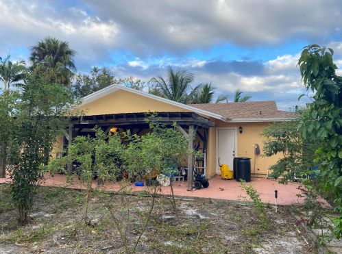 2320 Savona Blvd, Fort Pierce FL 34953-2213 exterior