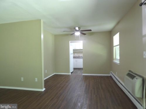 415 Garnet Dr, Burlington NJ 08016-4715 exterior