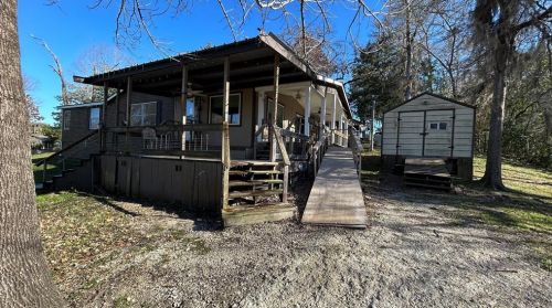 4 Lk Dr, Huntsville TX 77320-0237 exterior