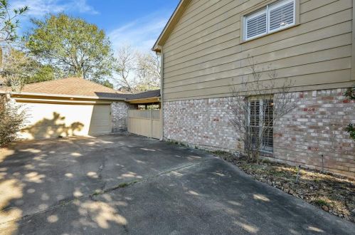 5919 Upper Lk Dr, Humble TX 77346-1971 exterior