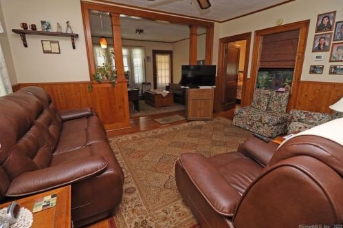 235 Oak St, New Britain CT 06051-1219 exterior