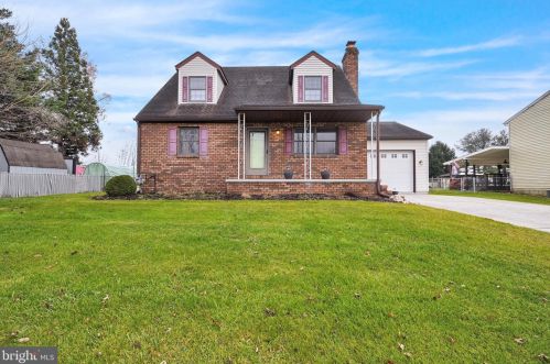 18 Conewago Dr, Hanover, PA 17331-8961