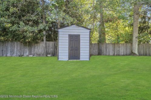 365 Western Blvd, Berkeley Township NJ  08721-2855 exterior