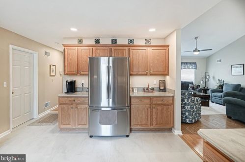 409 Chapelwood Dr, Hanover PA  17331-5232 exterior