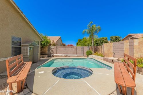 2892 Indian Wl Pl, Chandler AZ 85249-4915 exterior