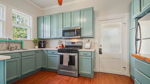 98 Live Oak Ave, Defuniak Springs FL  32435-2383 exterior