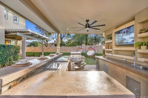 12612 Sierra Creek Dr, Riverside CA 92503-8453 exterior