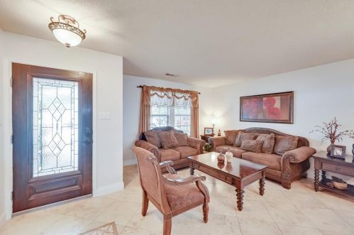 1433 Ashview Cir, Dallas, TX 75217-5212