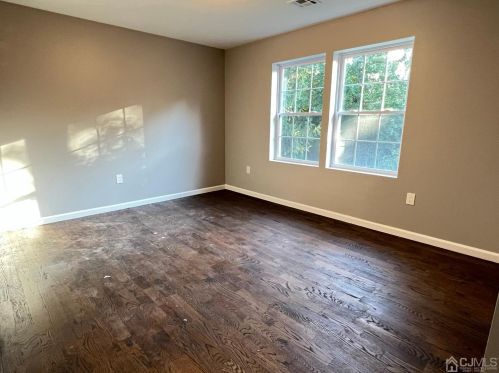 54 Howard Ave, Edison NJ  08837-3432 exterior