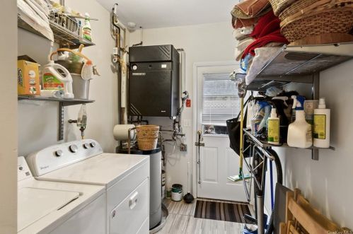 74 Leroy Ave, Valhalla NY 10595-1437 exterior