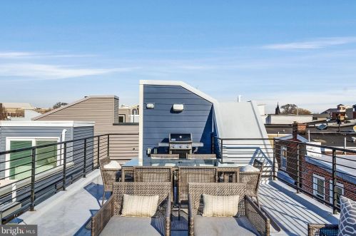 2011 Brown St, Philadelphia PA 19123-2256 exterior