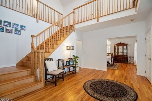 15 Hidden Glen Dr, Sparta, NJ 07871-3843