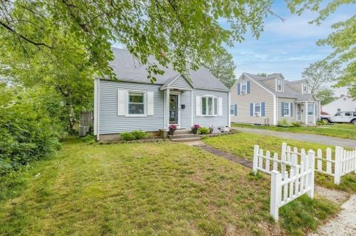 38 Queen Ave, West Springfield, MA 01089-2432