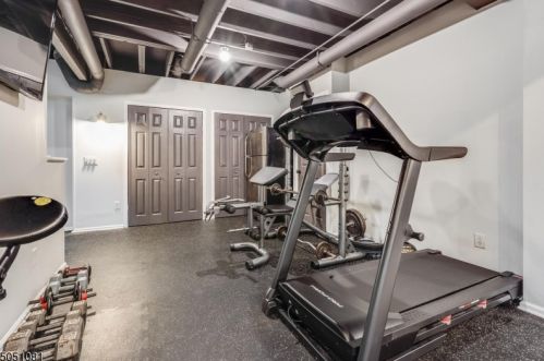 28 Goosetown Dr, Clinton NJ 08809-2603 exterior