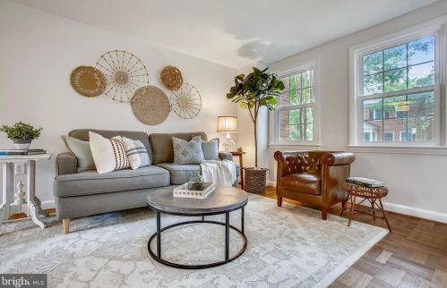 6504 10th St, Alexandria VA  22307-6501 exterior