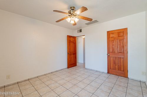 2419 23 St, Tucson AZ 85711-4916 exterior