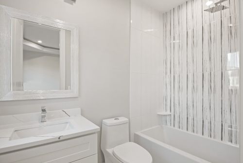 1323 Nelson St, Chicago IL 60657-3103 exterior