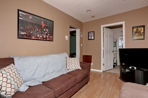 26 Tilt St, Paterson NJ 07508-1333 exterior