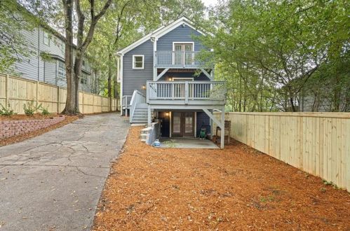 680 Holmes St, Atlanta GA  30318-7626 exterior