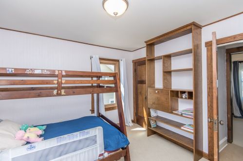 2157 67th Pl, Milwaukee WI 53219-1308 exterior