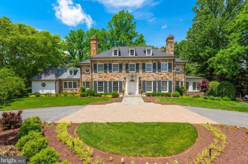 9000 Congressional Pkwy, Rockville MD  20854-4610 exterior