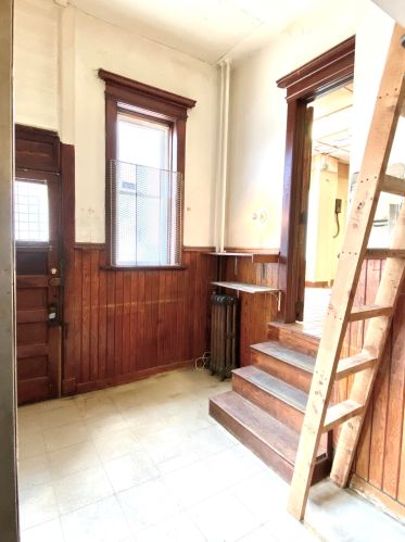 1985 Muskego Ave, Milwaukee WI 53204-3600 exterior