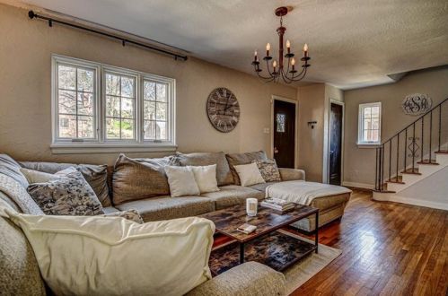 250 Cascade Rd, Pittsburgh PA 15221-4464 exterior