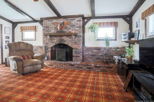 10 Friendly Rd, Norwalk CT 06851-3107 exterior