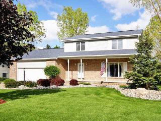 1213 Sandhill Dr, Dewitt, MI 48820-9551