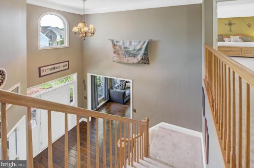 5 Cobblestone Ct, Columbus NJ 08022-1969 exterior