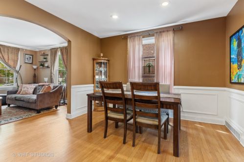 5712 Kenneth Ave, Chicago IL 60646-5907 exterior