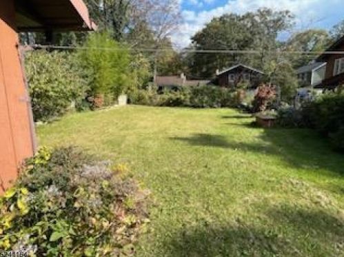 40 Oslo Dr, Rockaway NJ 07866-4239 exterior