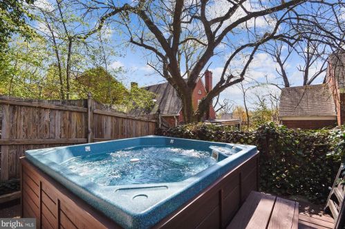 301 Glendale Ave, Alexandria VA 22301-2407 exterior