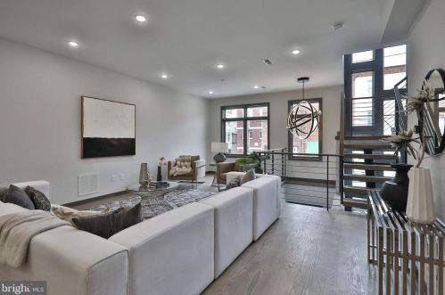 613 Bainbridge St, Philadelphia PA 19146-2413 exterior