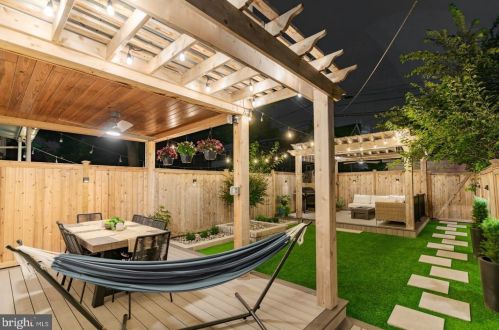 620 Pine St, Lancaster, PA 17603-2824