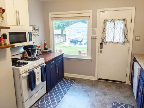 3406 87th St, Milwaukee WI  53227-4516 exterior