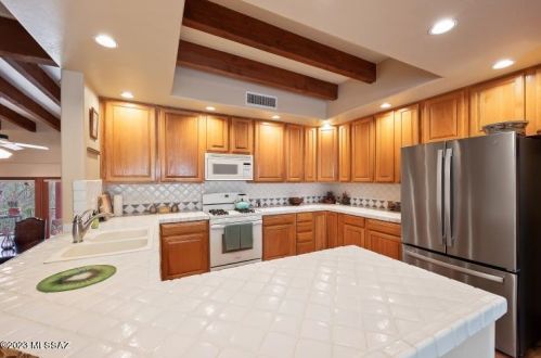 6421 Paseo Otono, Tucson AZ  85750-1208 exterior