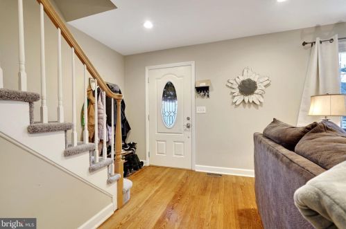 18 Stafford Ct, Trenton NJ 08690-3318 exterior