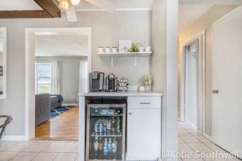 1829 Lonsdale Dr, Grand Rapids MI 49503-3827 exterior